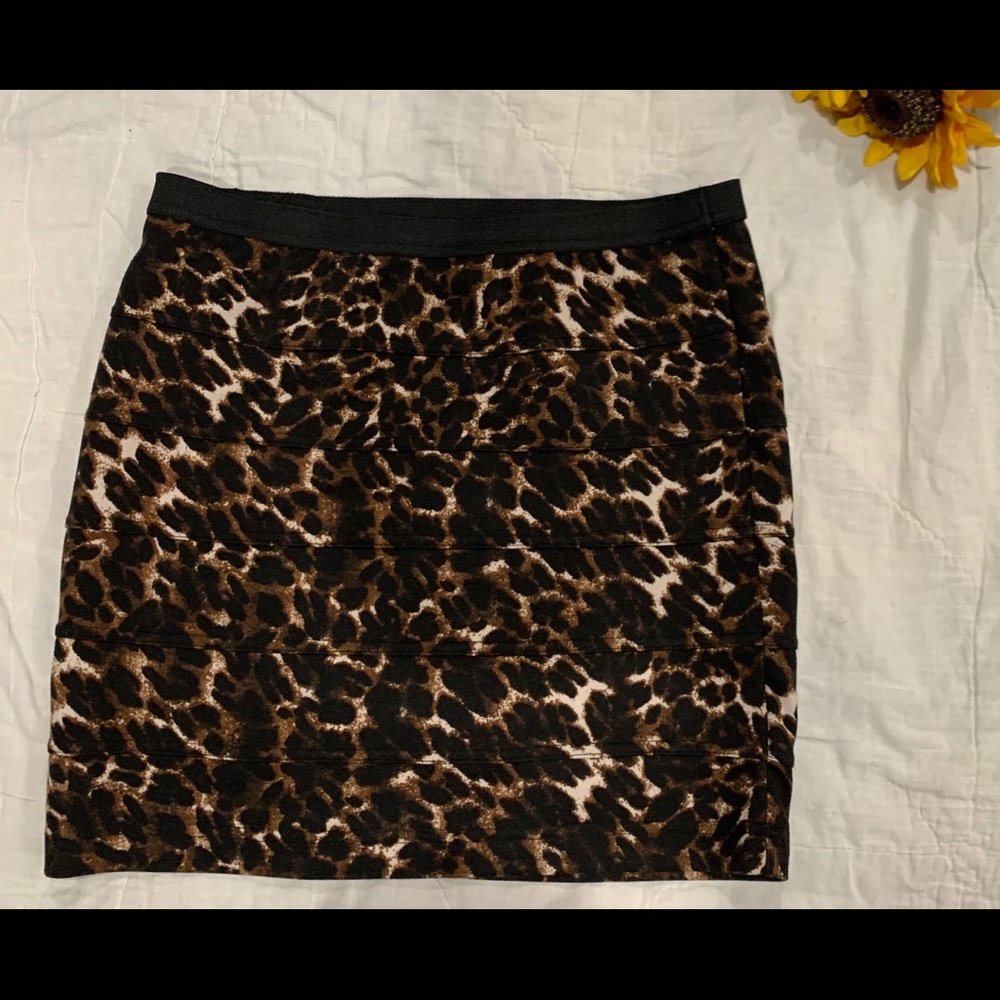 Stooshy Animal print mini skirt Sz M